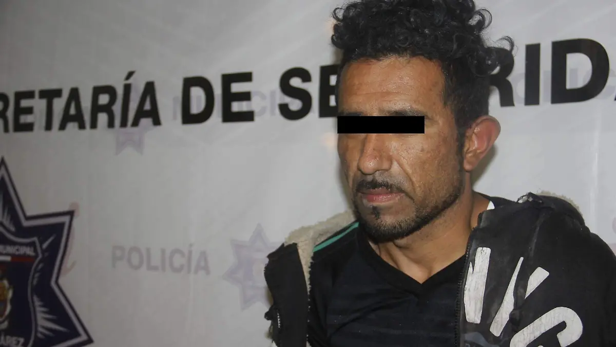 ladron atrapado por policias