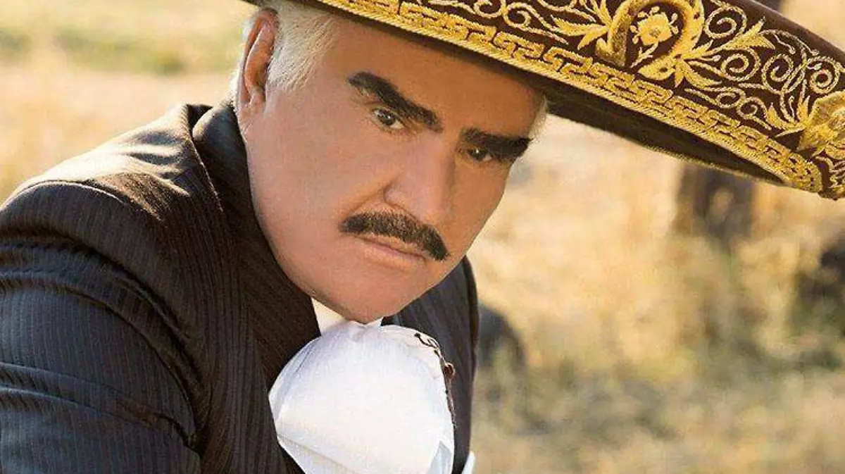 Salud de Vicente Fernández sale de terapia intensiva