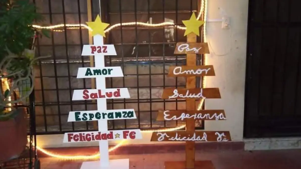 venta de pinos de navidad de madera. cortesia facebook (2)