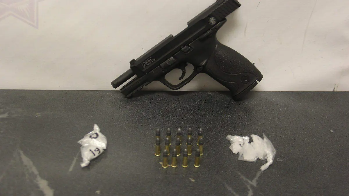 Detienen a sujeto en poder de un arma calibre 22