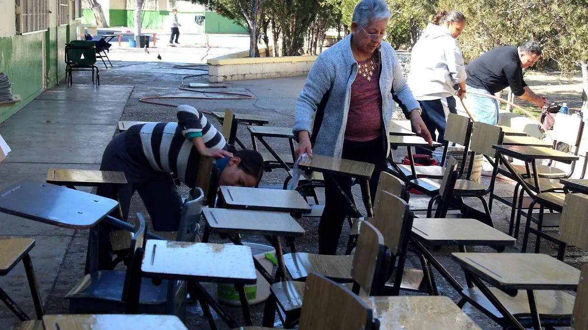 desinfectan escuelas al sur oriente por virus  (6)