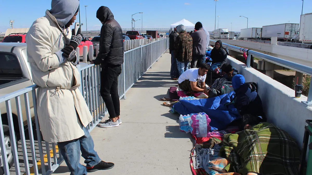 migrantes en el puente zaragoza. olga casas (15)