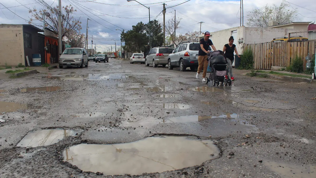 calle tubares con baches. olga casas (11)