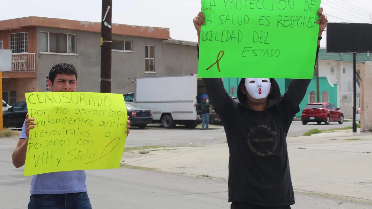 marcha por falta de medicamentos a personas con vih. olga casas (2)