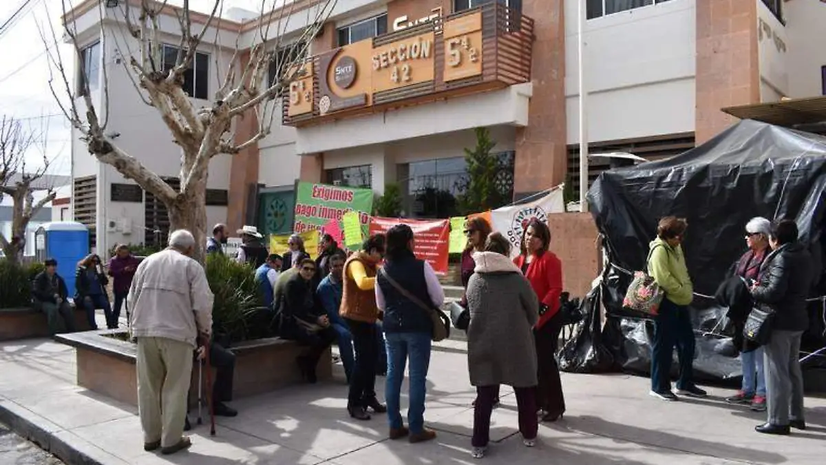 R PRENSA Y PLANTON MAESTROS SEC 42 (1)