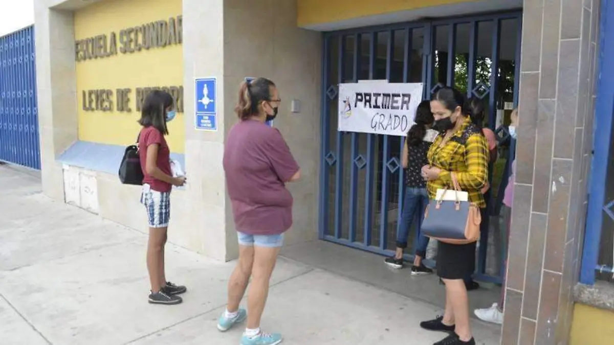escuela cerrada por covid en delicias (1)