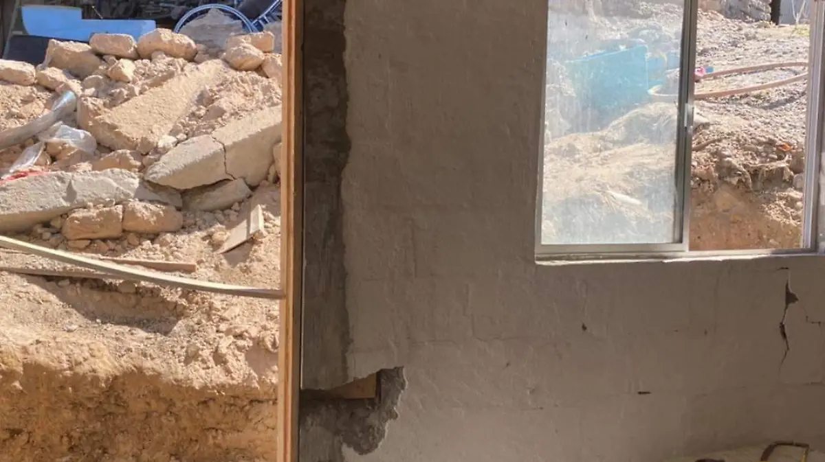 derrumbe de la barda de un negocio 3