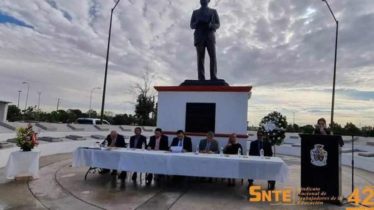 placa maestro jesús portillo