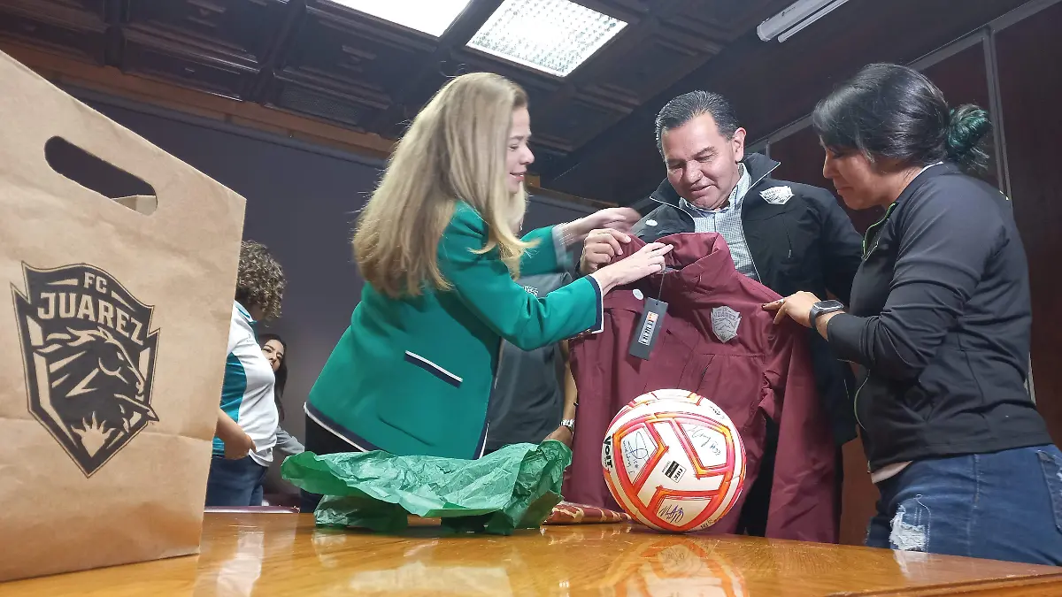 Bravos y Bravas visitan al alcalde 3 