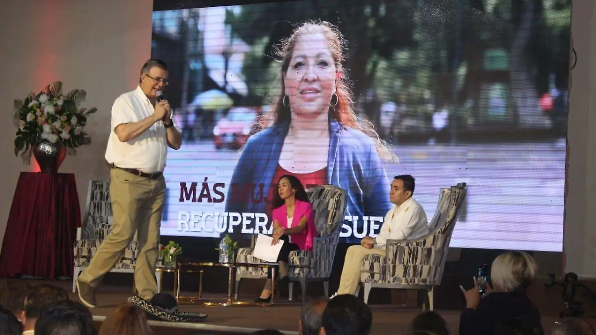 Asamblea Informativa de Ebrard en Juárez