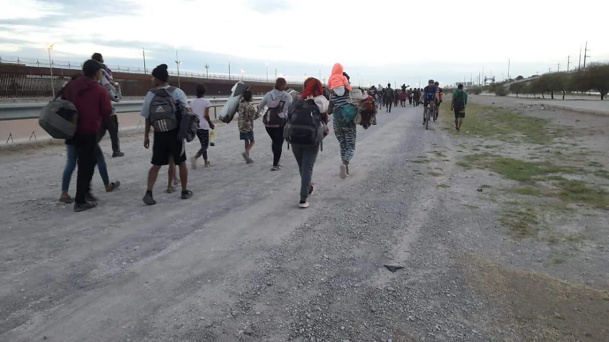 migrantes en frontera