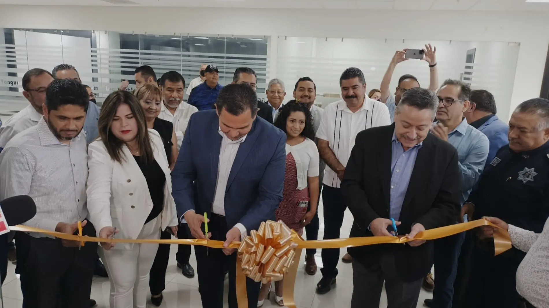 inaugura