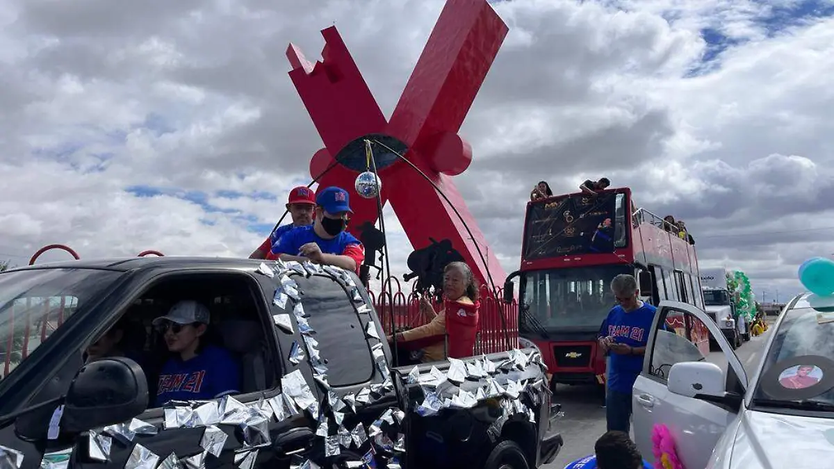 Desfile en honor a Juan Gabriel
