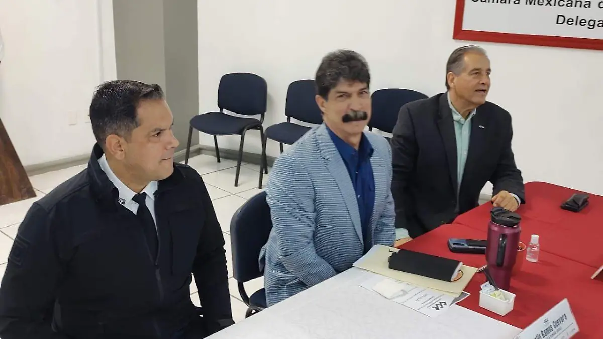 Empresarios con Loya