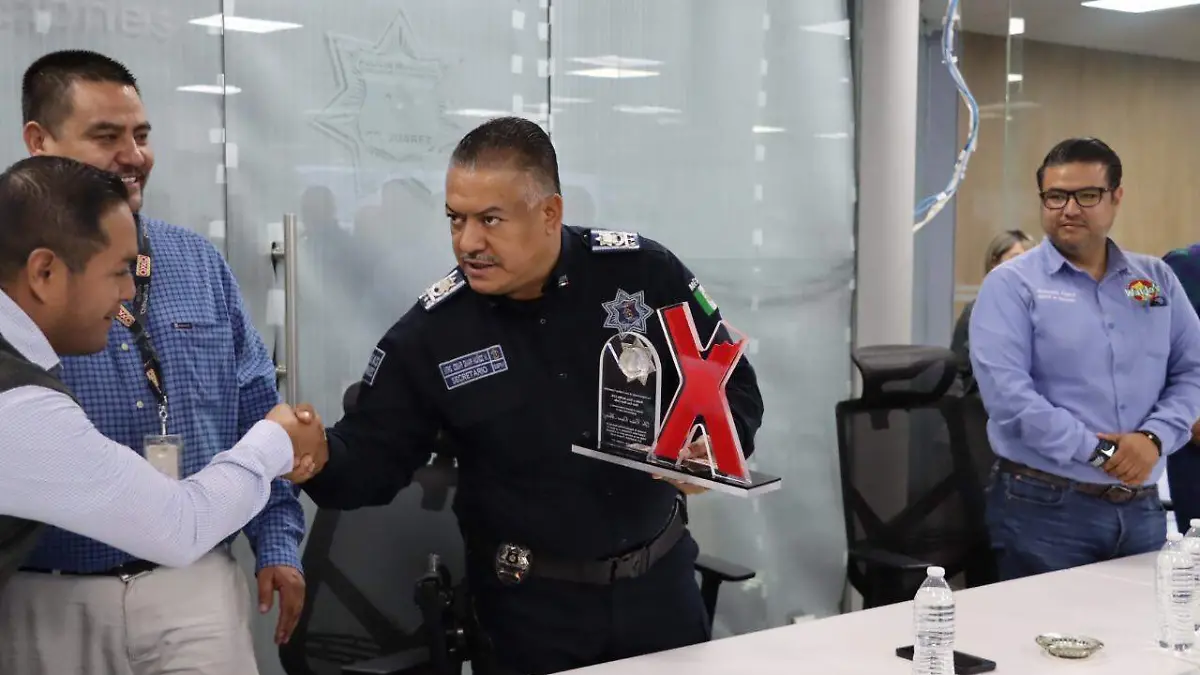 Reconocimiento a César Omar Muñoz Morales 3