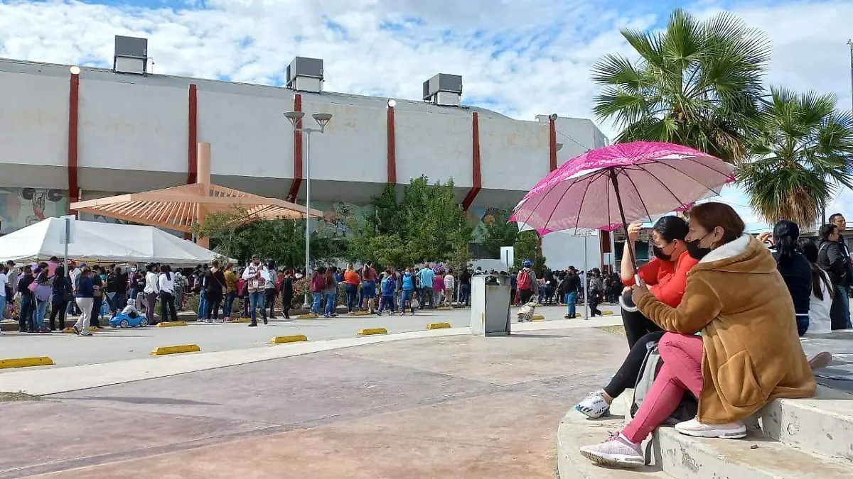 vacunación de menores filas 1