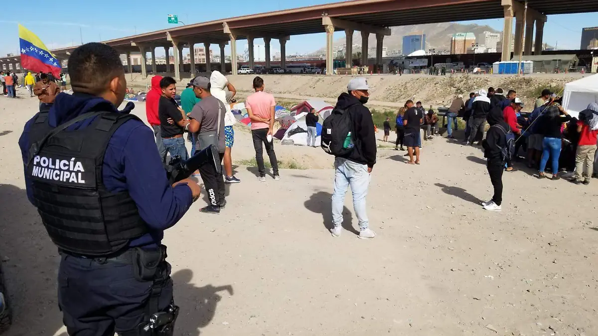 llevan ropa a los migrantes 3