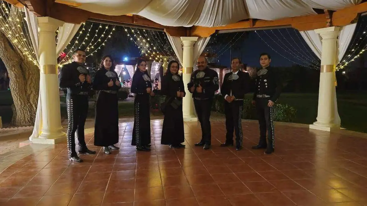 31 MARIACHI ESCENCIA DE JUAREZ 1