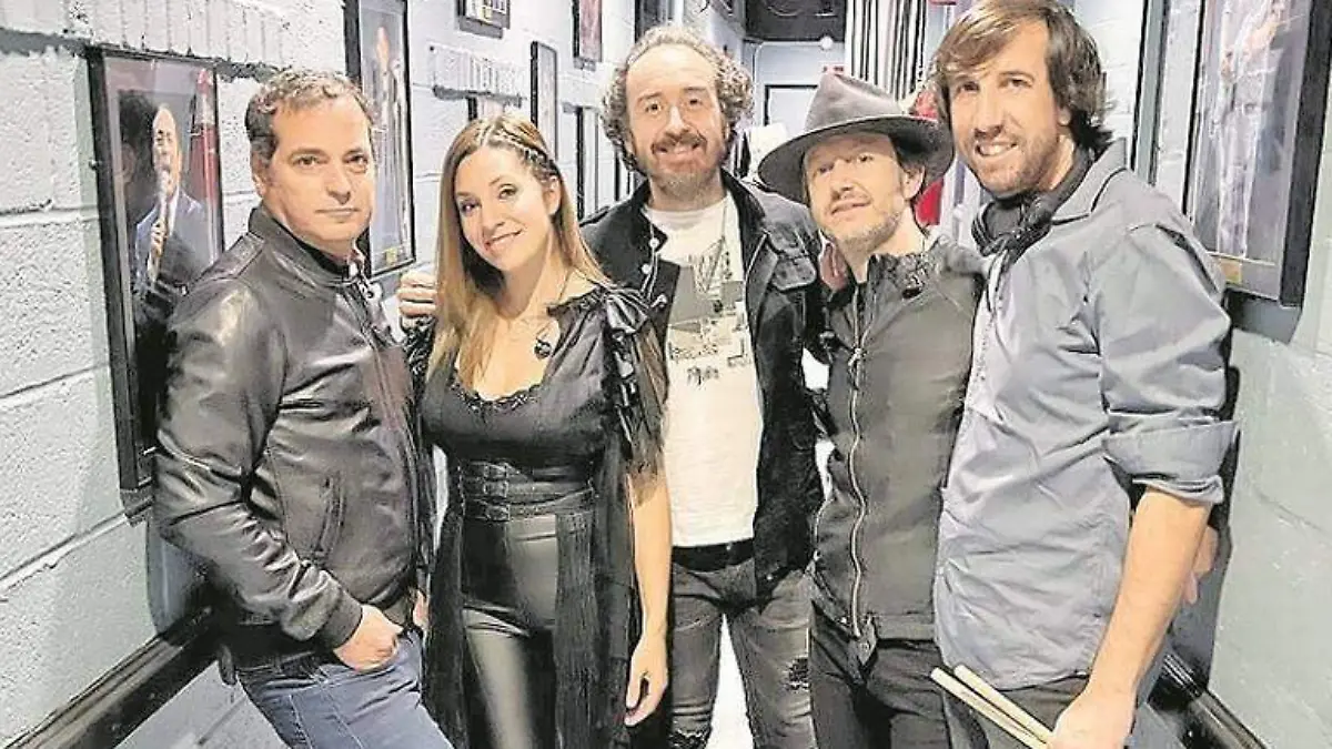 La agrupaciOn surgiO en EspaNa_CMYK