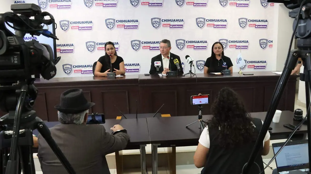 directora y subdirectora 