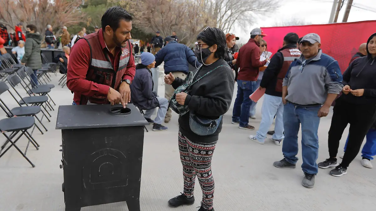 Entrega calentones Presidente Municipal