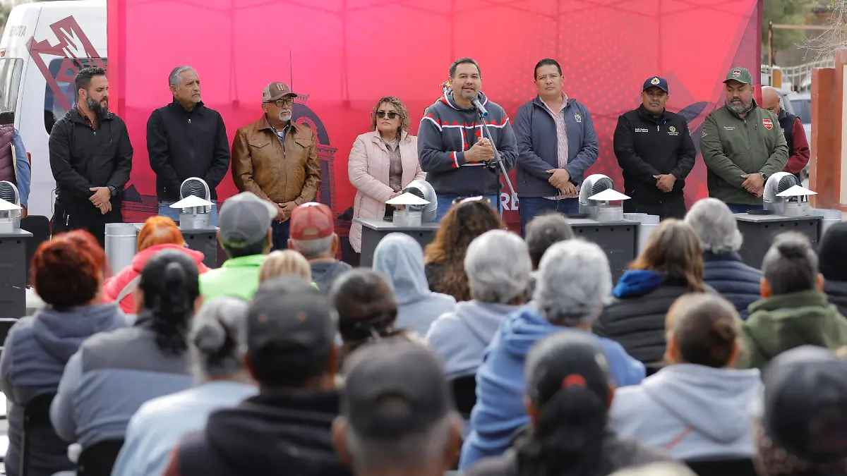 Entrega calentones Presidente Municipal