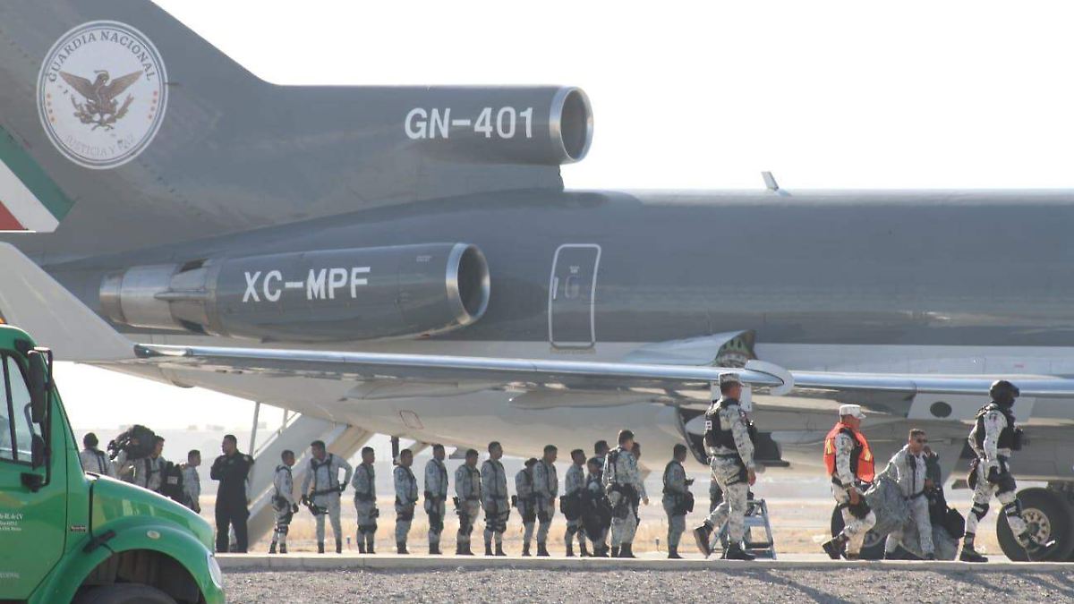 Aterrizan cerca de 120 elementos de la Guardia Nacional a Juárez