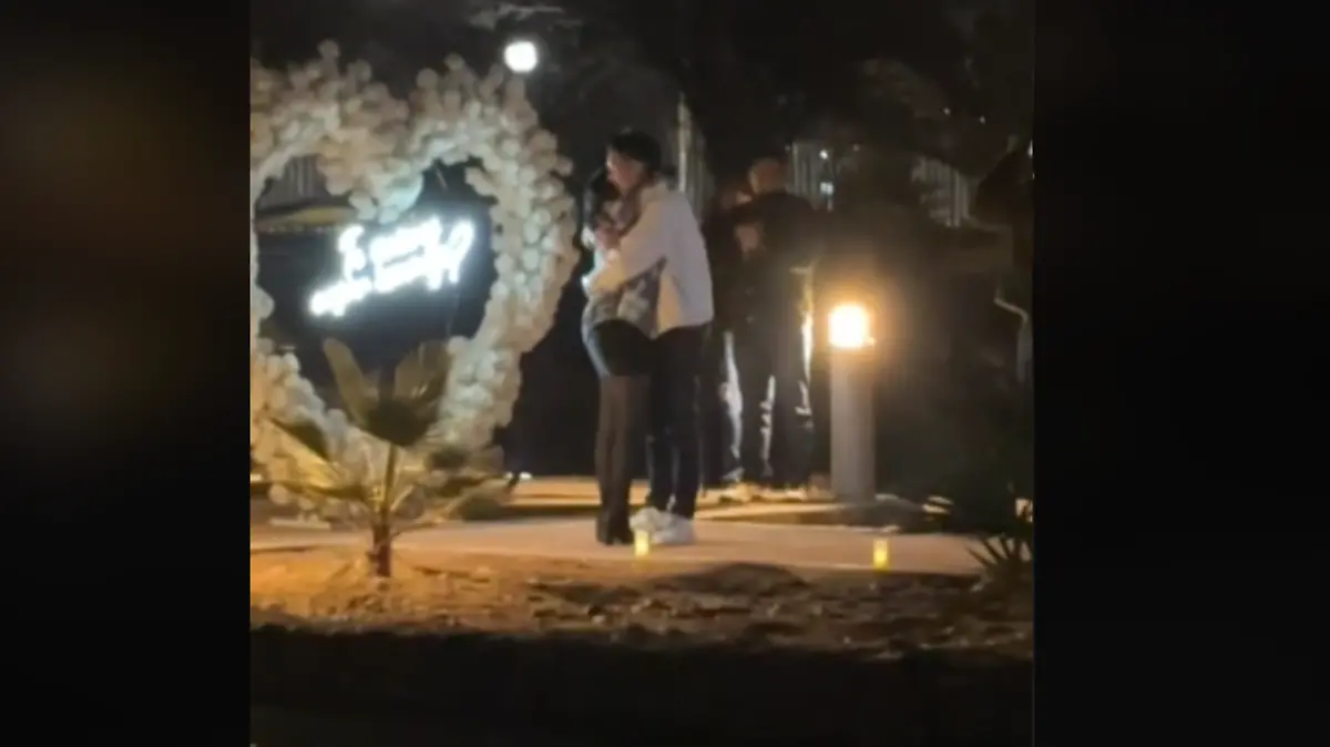 Pedida de mano en Parque Central