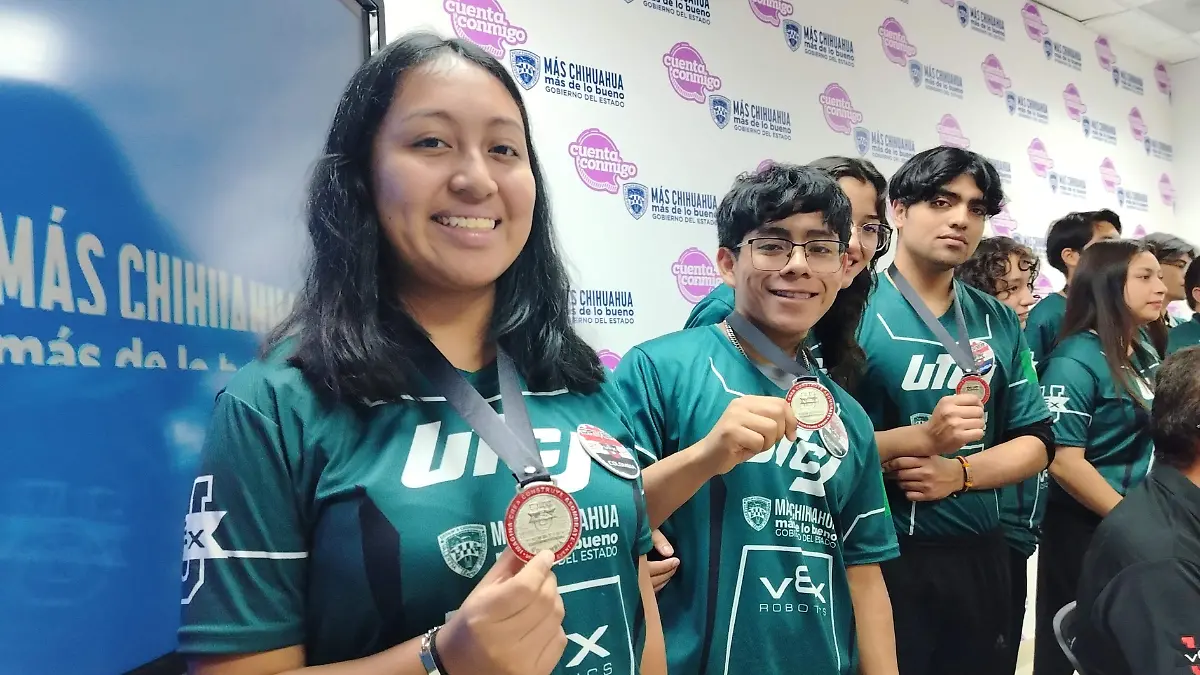 Estudiantes de la UTCJ 