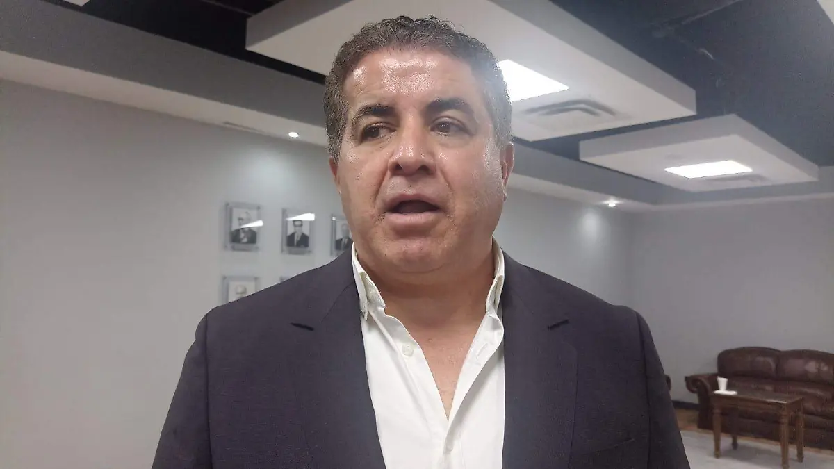 Adrián Rodríguez encabeza a los Agentes Aduanales