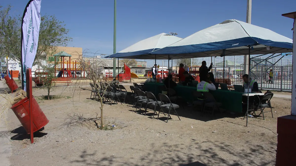 Módulo de CFE en riveras en el parque 