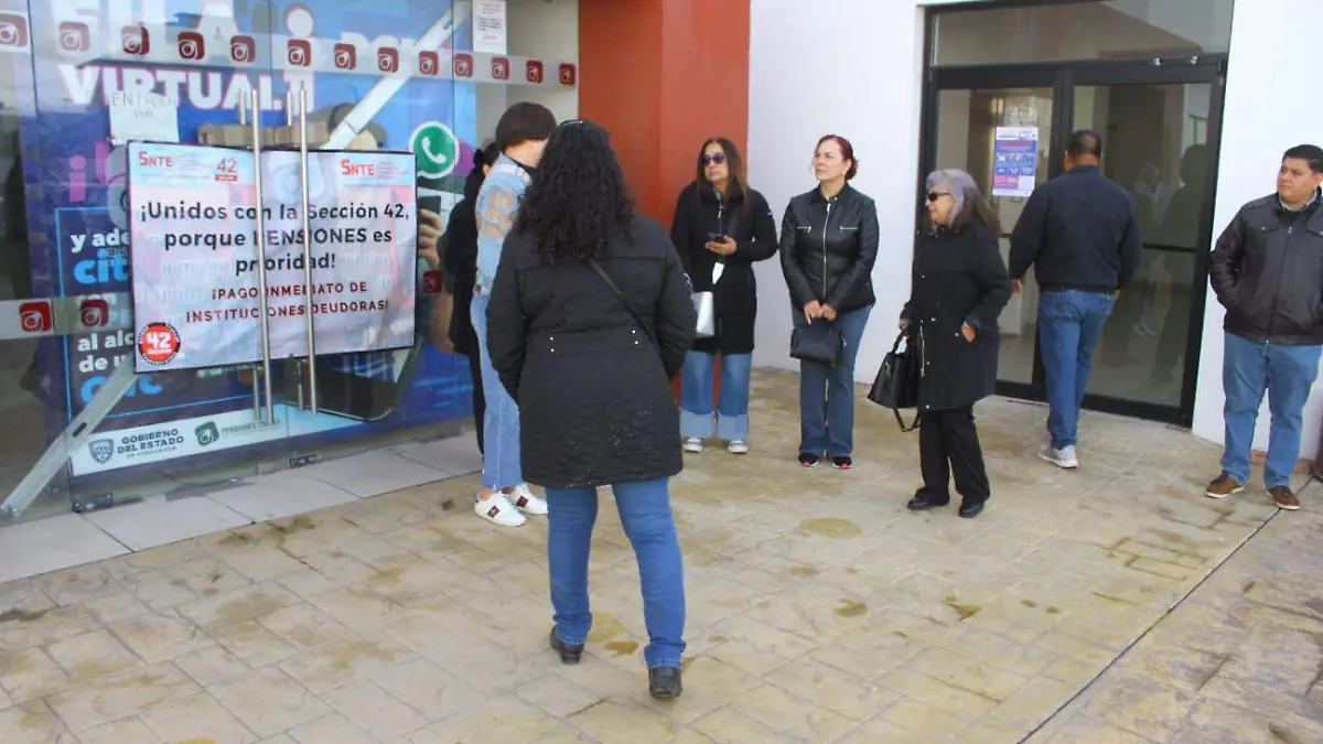 Manifestación SNTE en Pensiones Civiles del Estado 