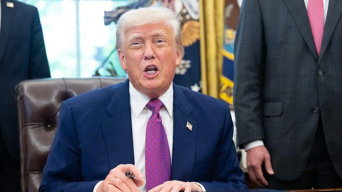 Trump (77)