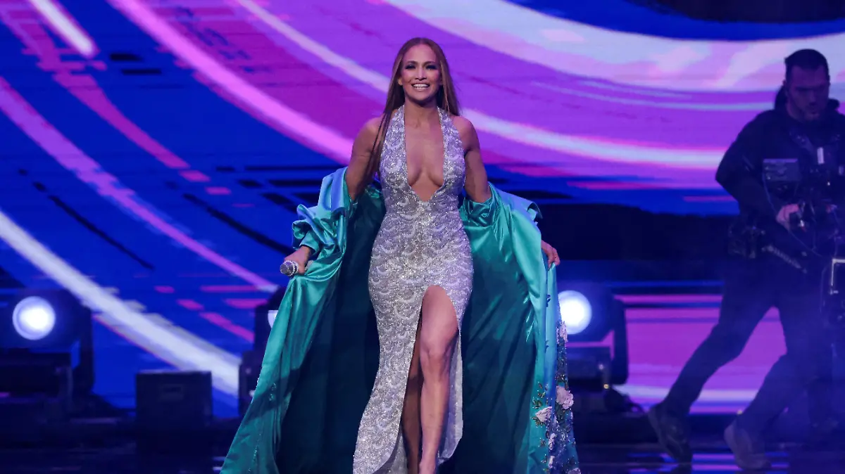 2025-05-27T005917Z_32432810_RC20QEAPUFV4_RTRMADP_3_AWARDS-AMERICAN-MUSIC
