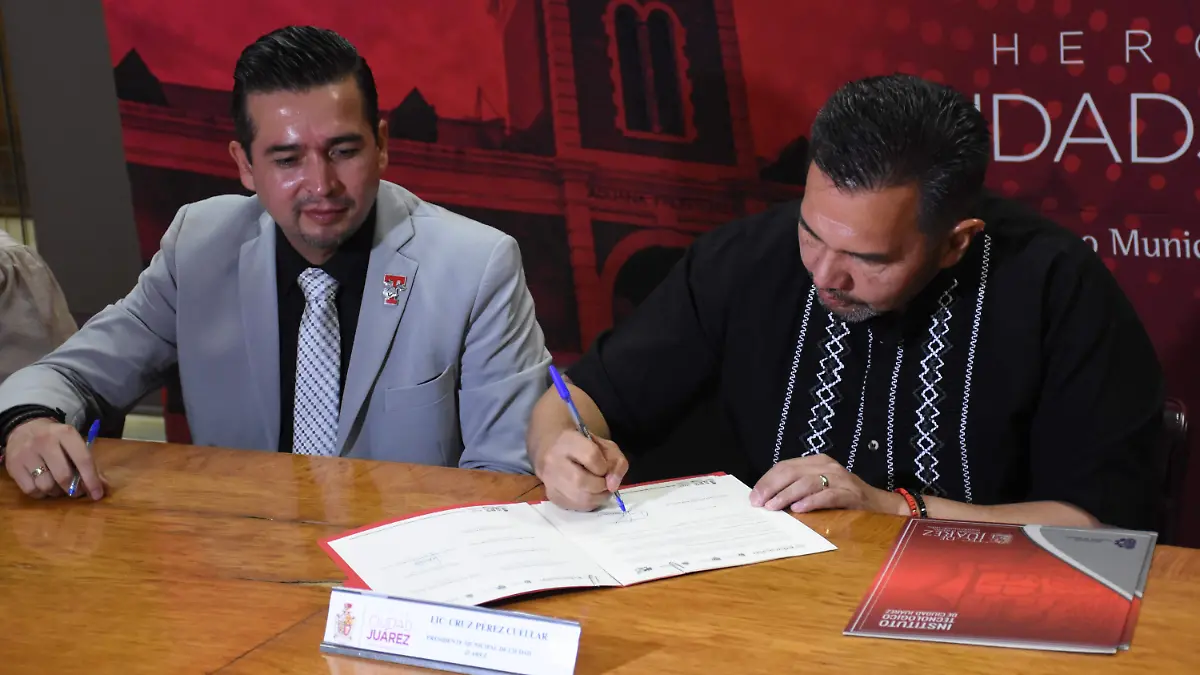 Firma de convenio entre municipio y Tec