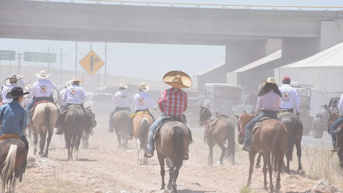 iniciando su recorrido por la carretera Panamericana hacia Ahumada 