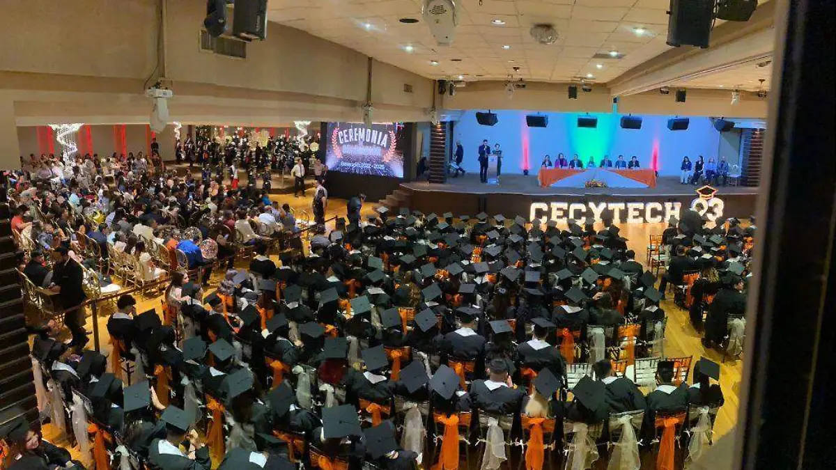 graduación Cecytech