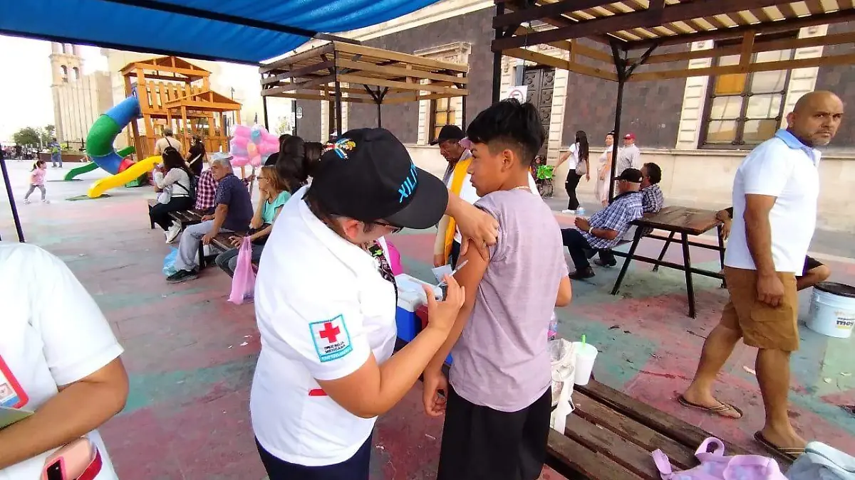 MEnor vacunado