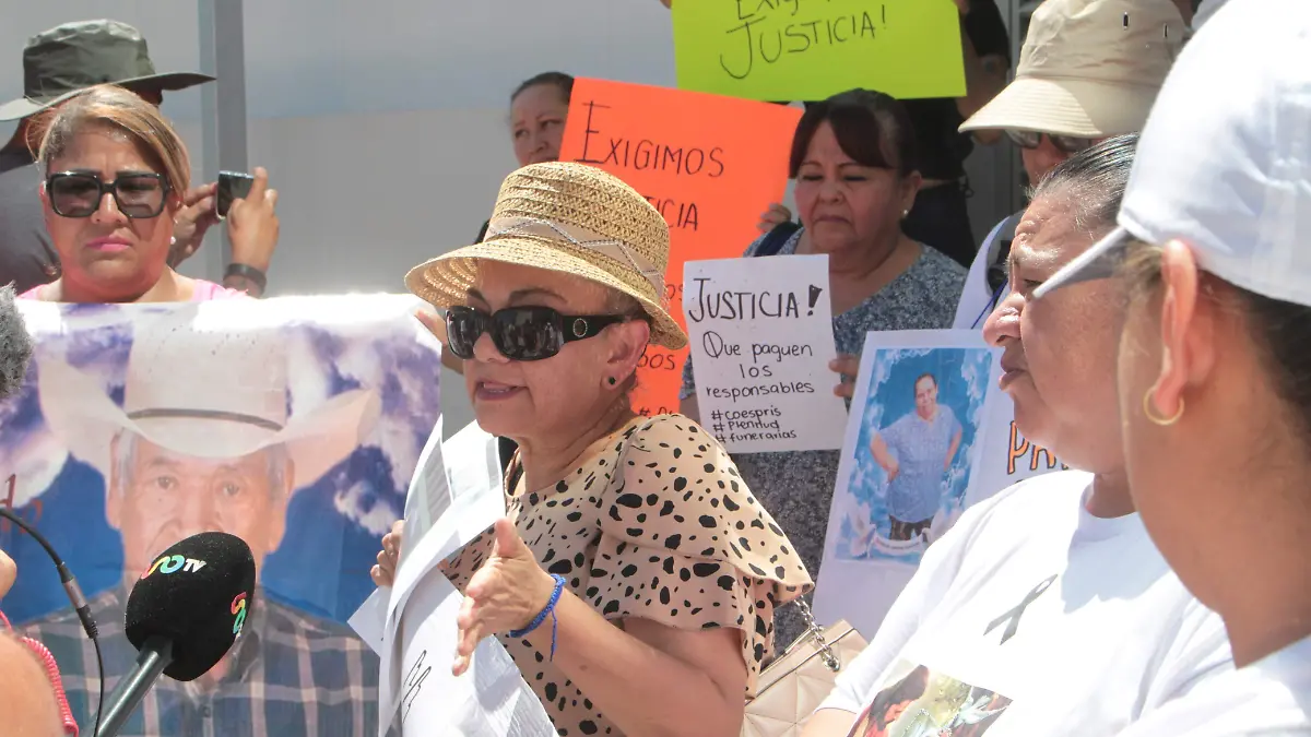 Familiares de el crematorio plenitud se manifiestan en fiscalía