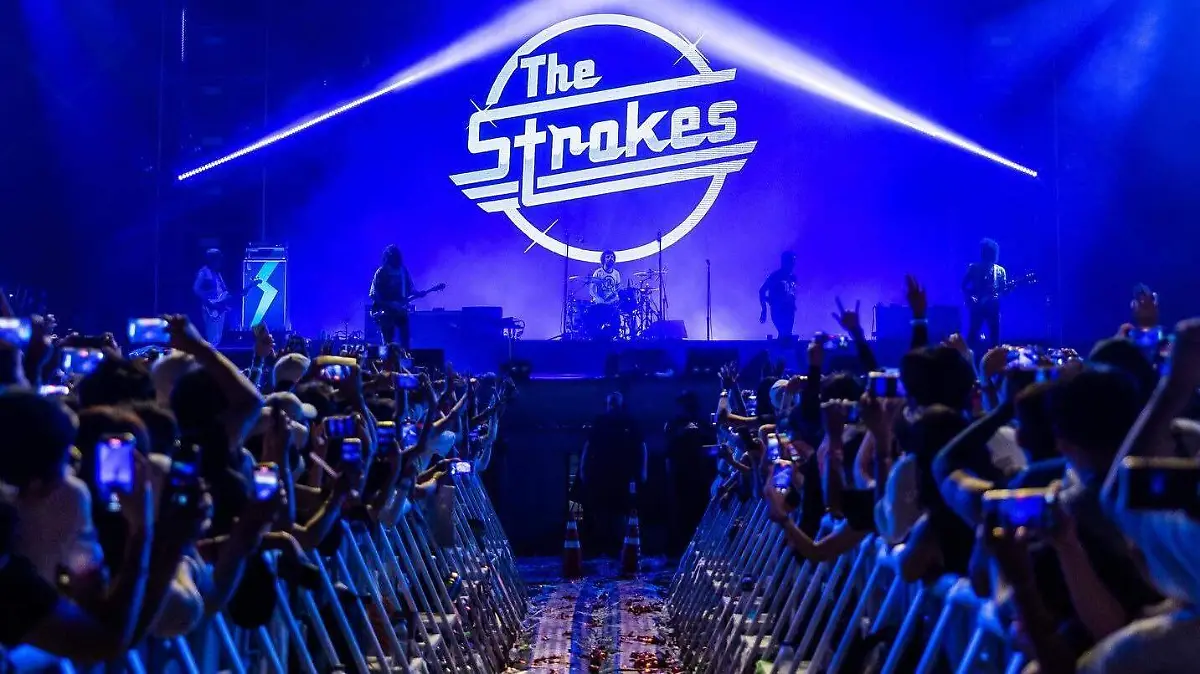fb The Strokes 2