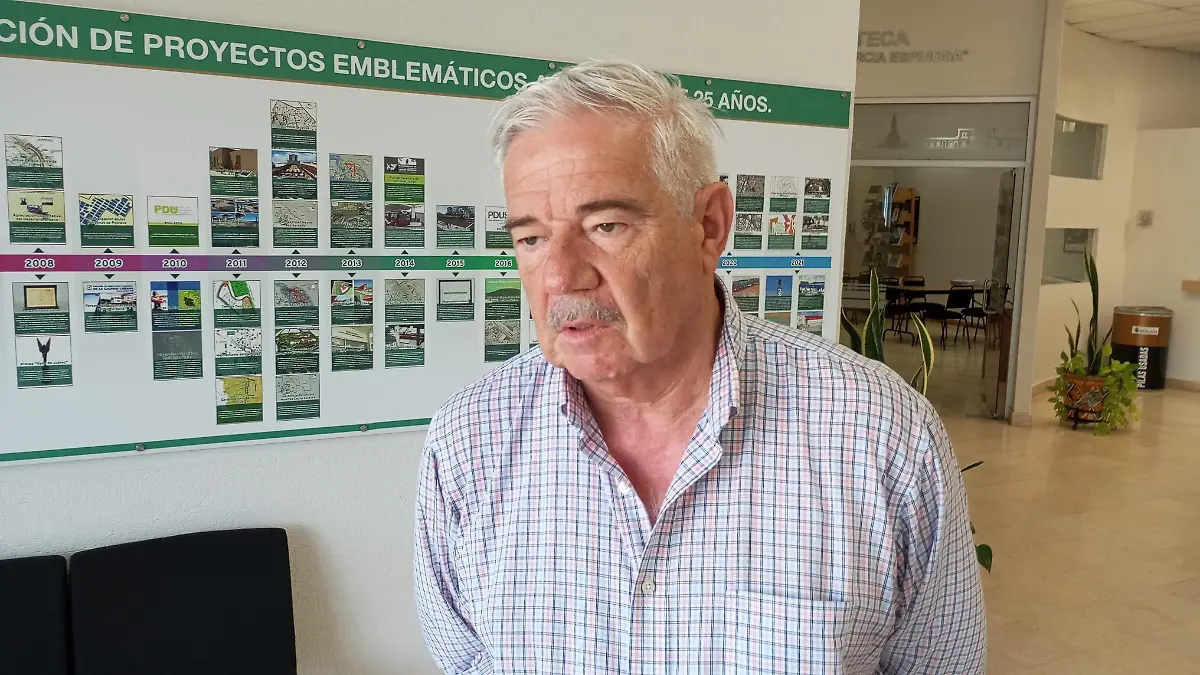 Emilio Flores Director de Planeación
