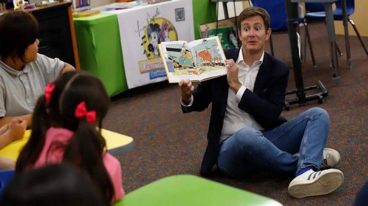 Celebran en El Paso ISD el poder de la lectura con el evento “Leer en todo el distrito”