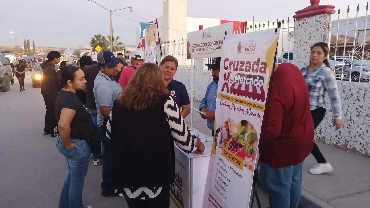 Con la Cruzada por tu Mercado limpian parque de Los Alcaldes