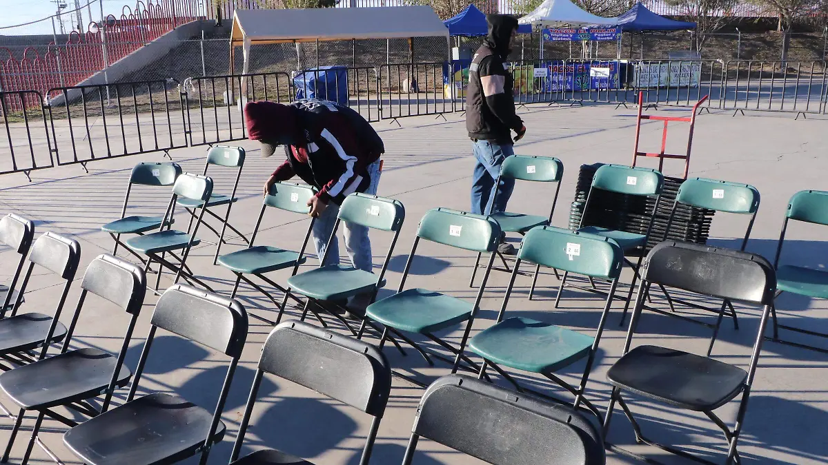 Instalan cinco mil sillas en la plaza de la mexicanidad para evento de  Juangabriel 