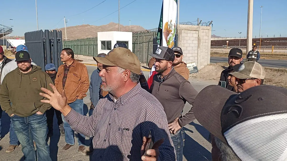 Agricultores del estado de Chihuahua se retiran del puente Cordova