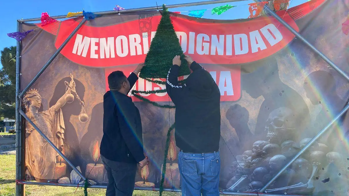 árbol en honor a los 386 cuerpos