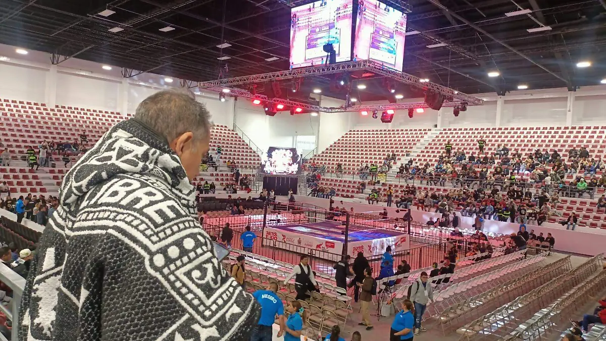 Reinauguran Alcalde Cruz Pérez Cuéllar el gimnasio Josué Neri Santos con función estelar de lucha libre