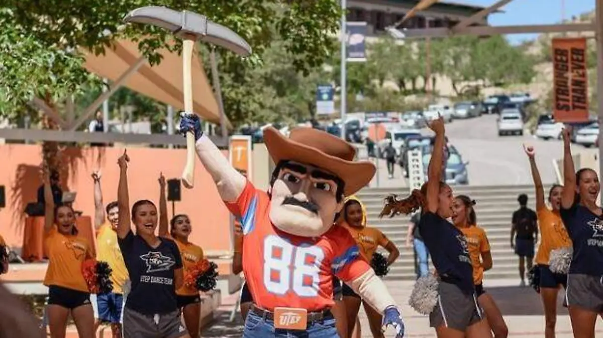 football-pep-rally_jrh_379---medium-1