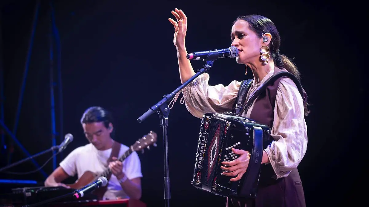 Facebook Julieta Venegas