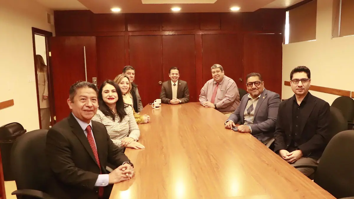 Rector de la UACJ , el Dr. Daniel Constandse Cortez dio la bienvenida a Sus Directores de carrera de el Instituto de Ingeniero y Tecnología hoy por la mañana.